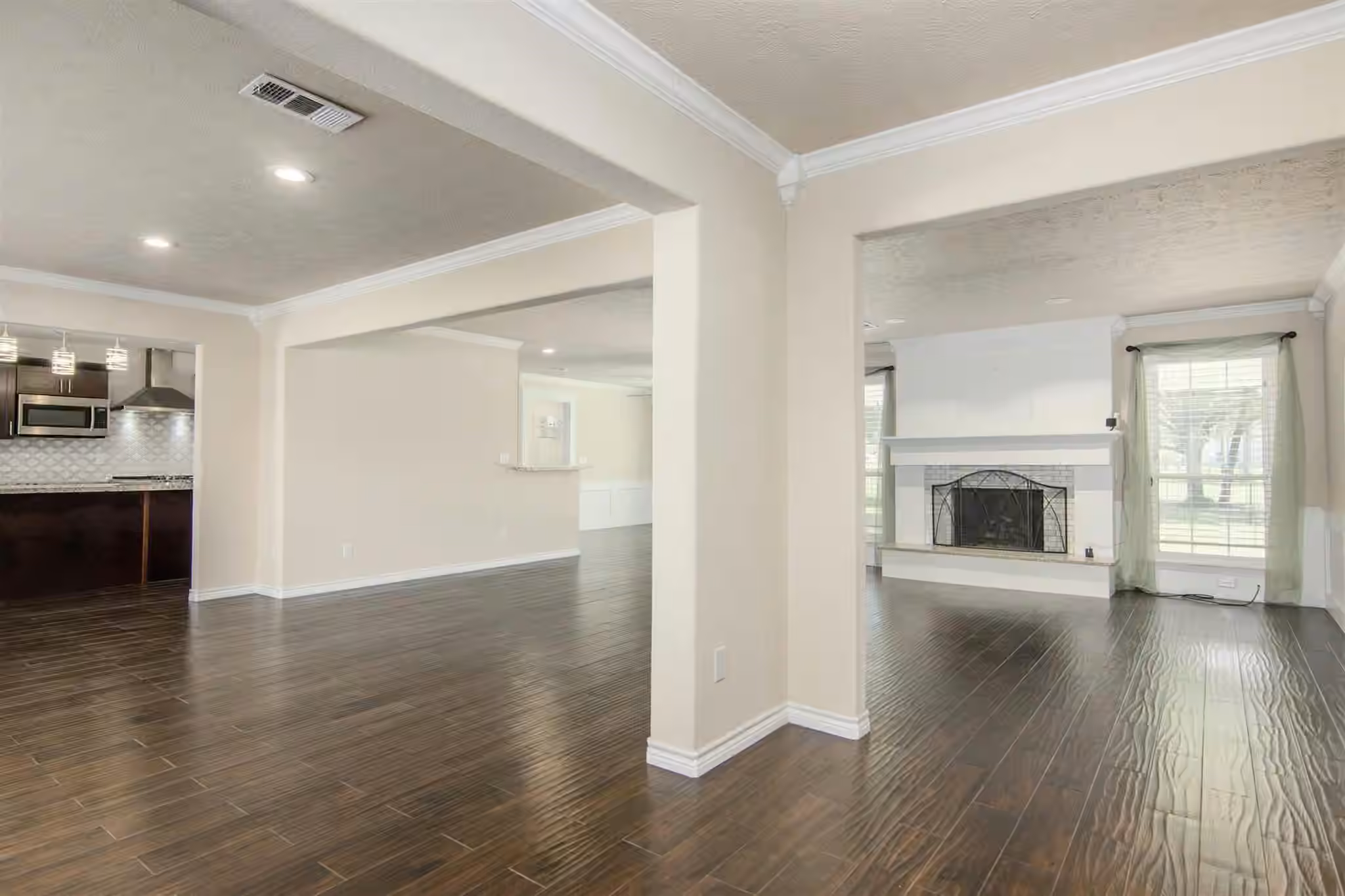 Photo 4 of 20727 Atascocita Shores Drive, Houston, TX