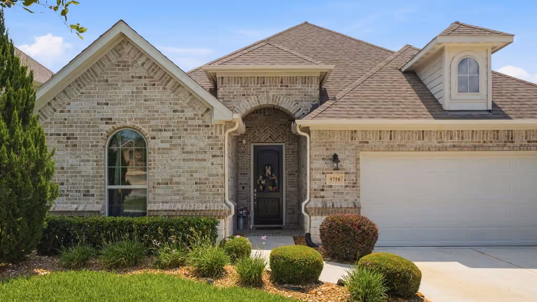 Photo 3 of 5758 Lakeside Villas Court, Conroe, TX