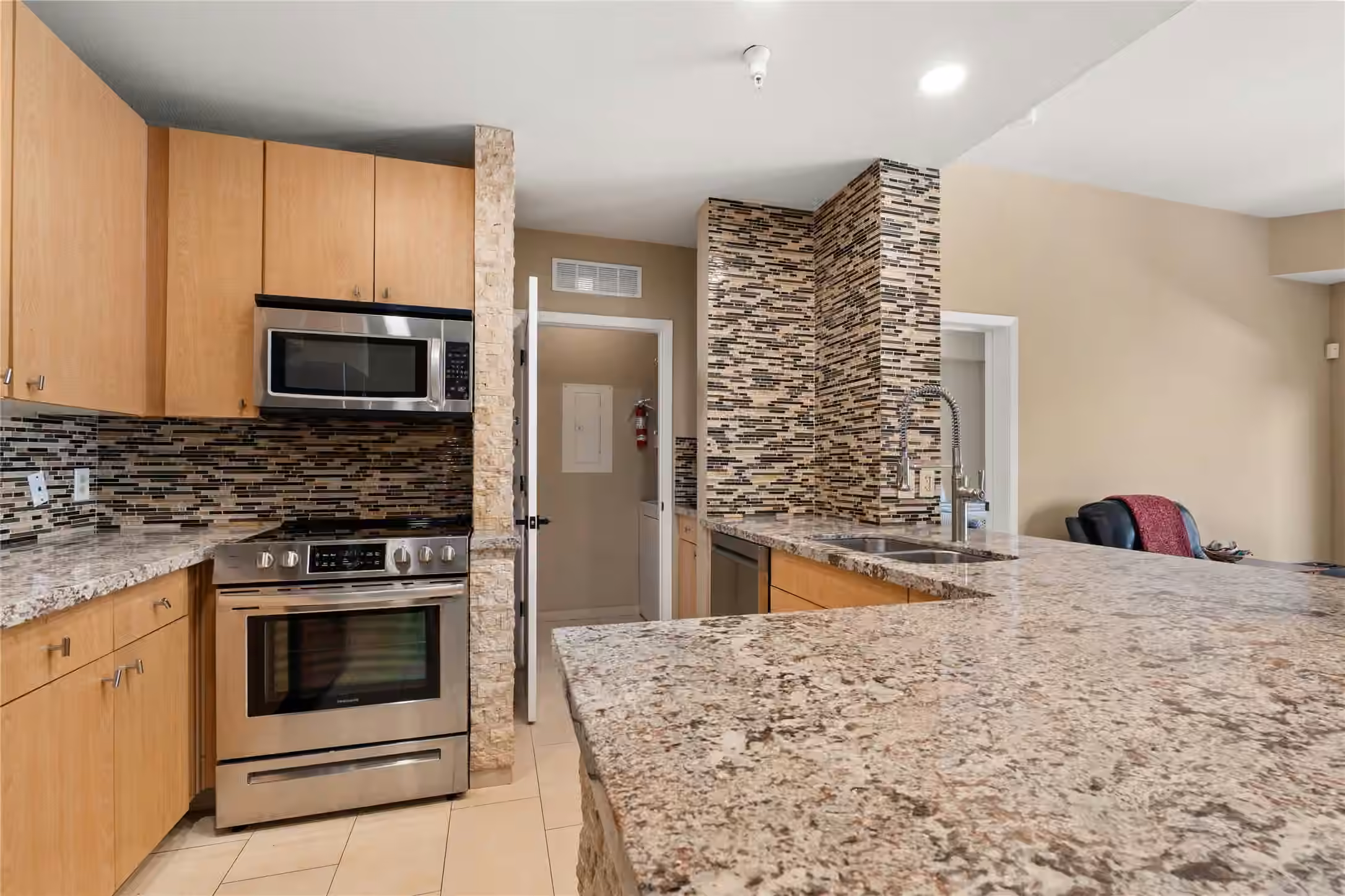 Photo 3 of 3505 Sage Road 406, Houston, TX