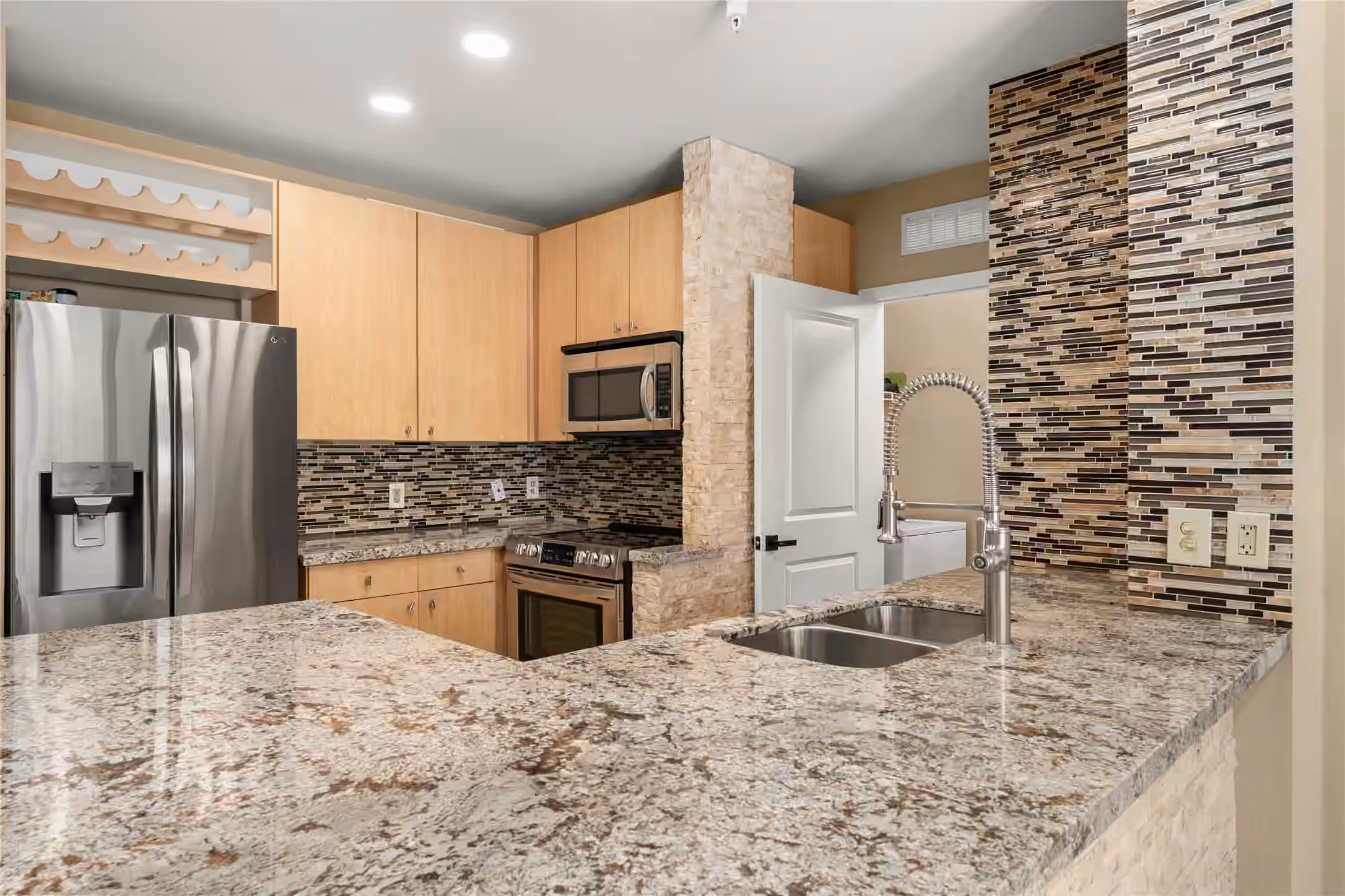 Photo 4 of 3505 Sage Road 406, Houston, TX