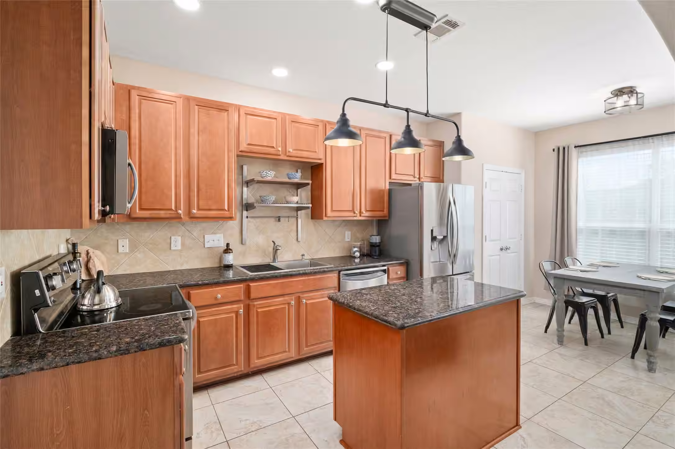Photo 7 of 911 Fish Creek Drive, Katy, TX