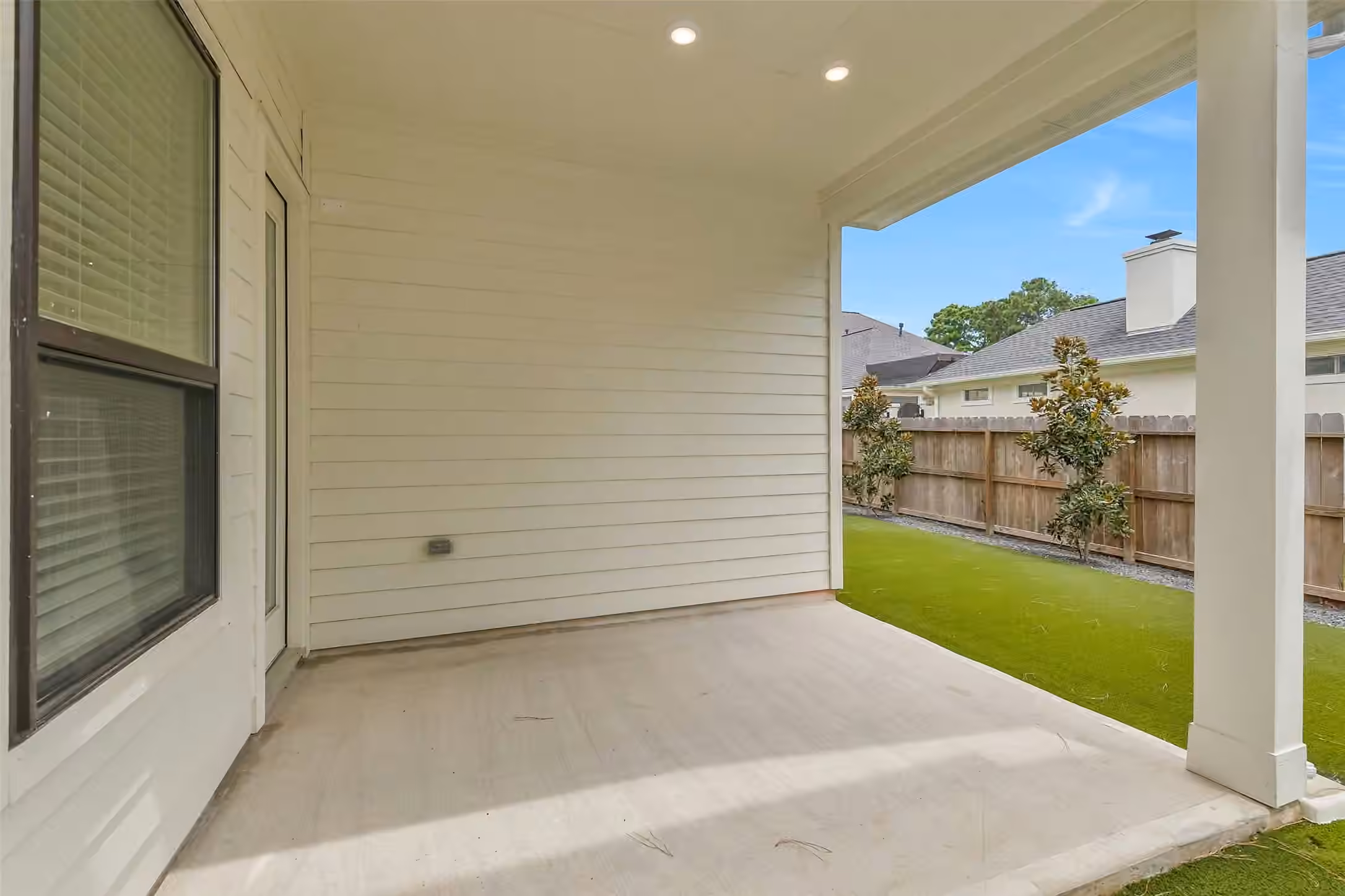 Photo 5 of 352 Summer Place Drive, Montgomery, TX