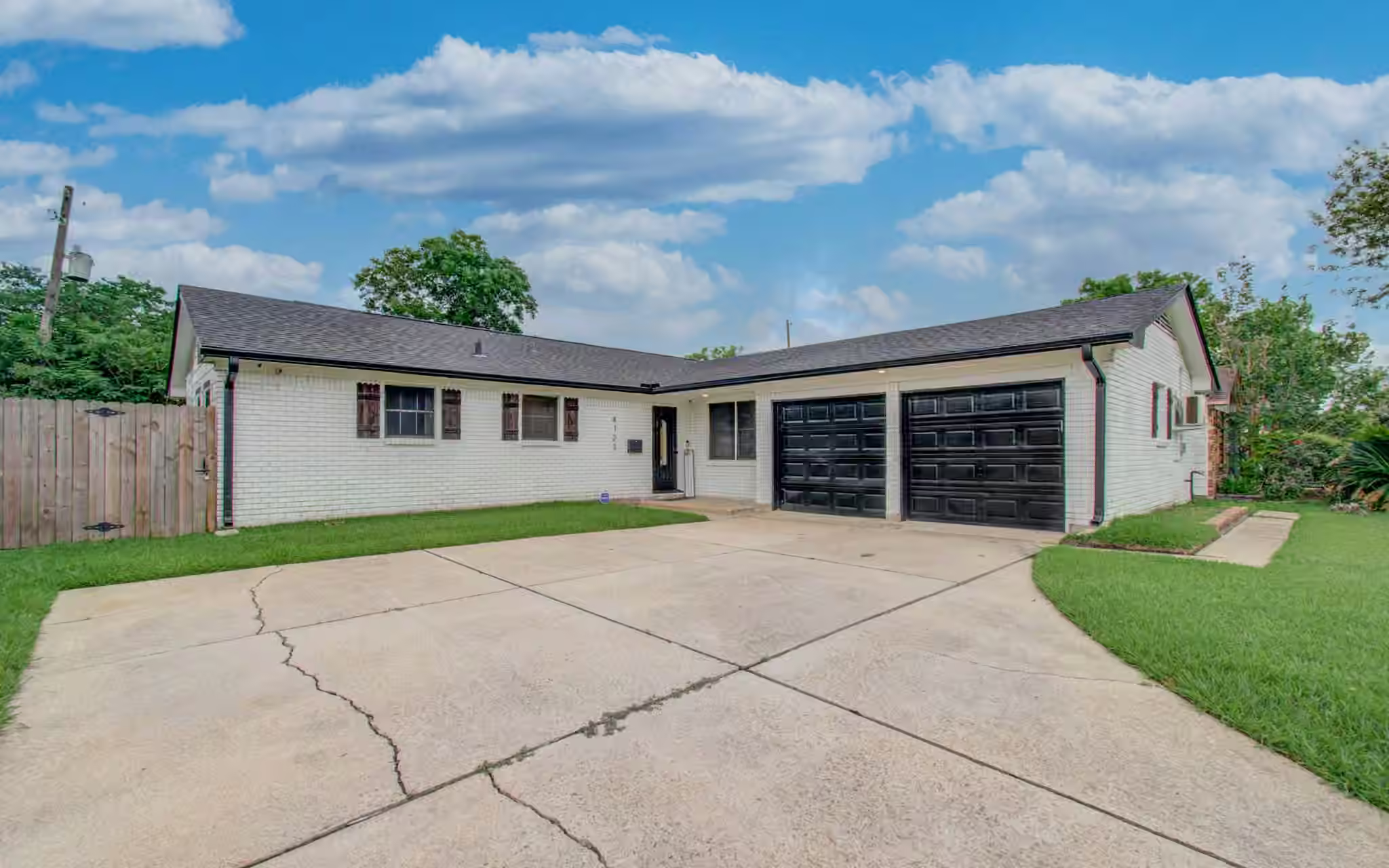 Photo 2 of 4123 Wuthering Heights Drive, Houston, TX