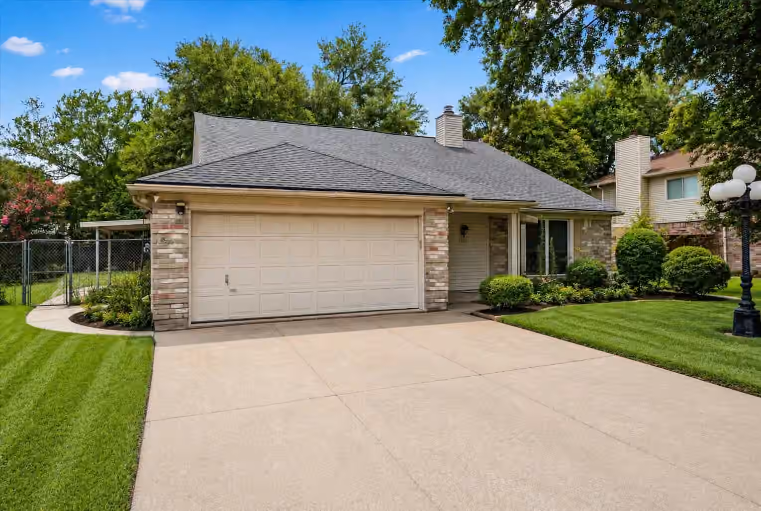 Photo 2 of 2316 Francis Drive, Pearland, TX