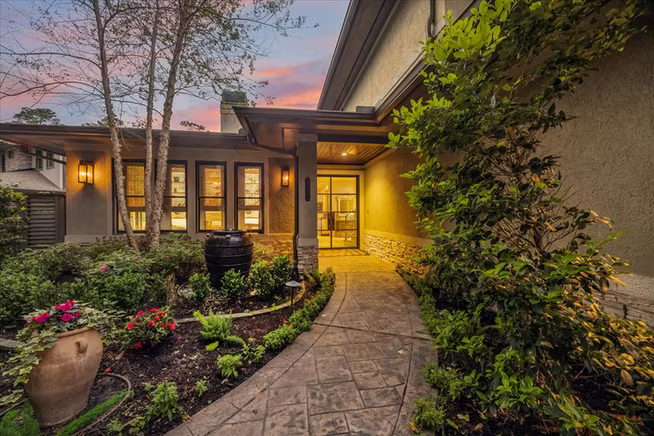Photo of 422 Pinewold Drive, Houston, TX 77056