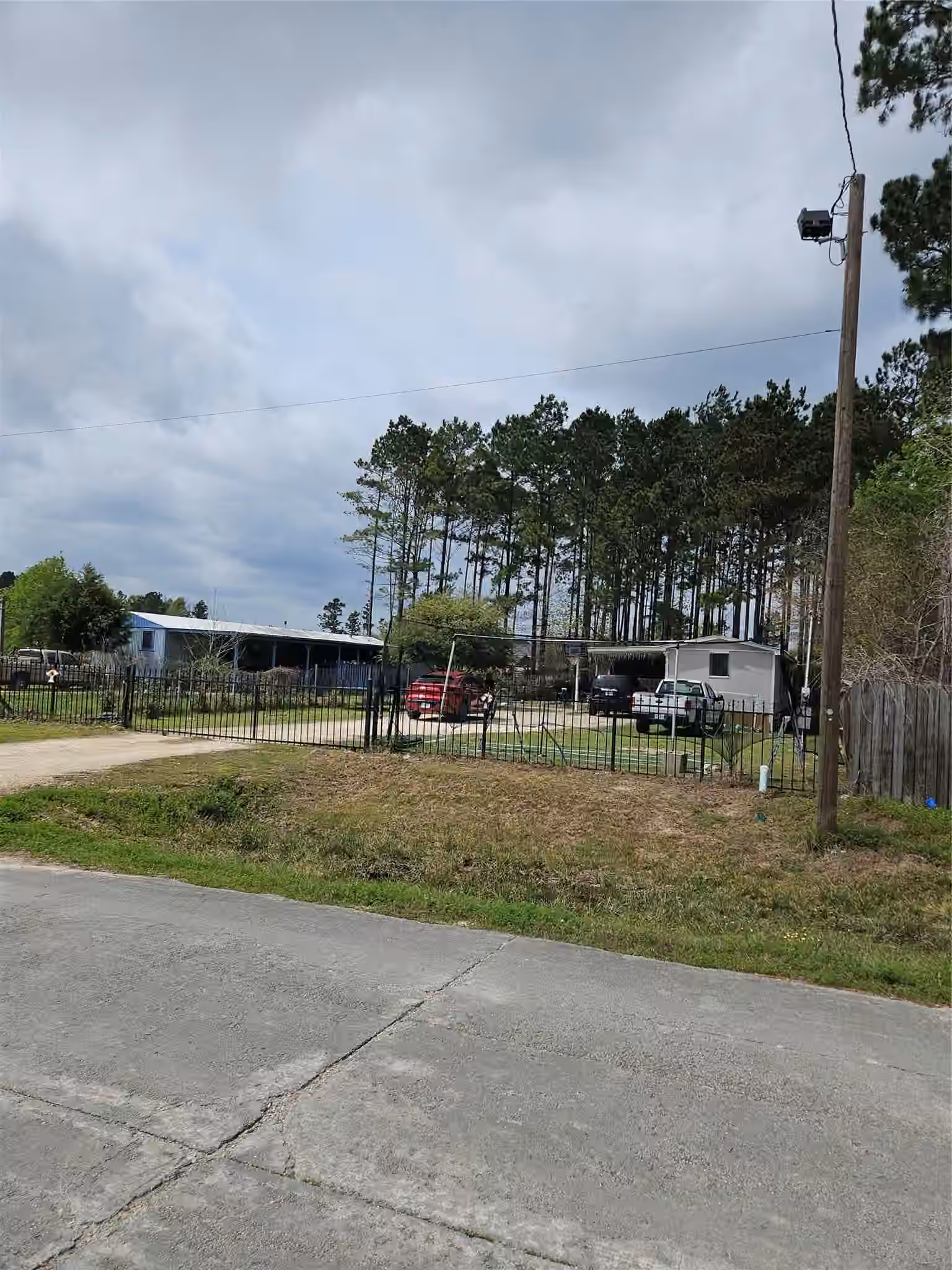 Photo of 86 County Road 3541, Cleveland, TX 77327