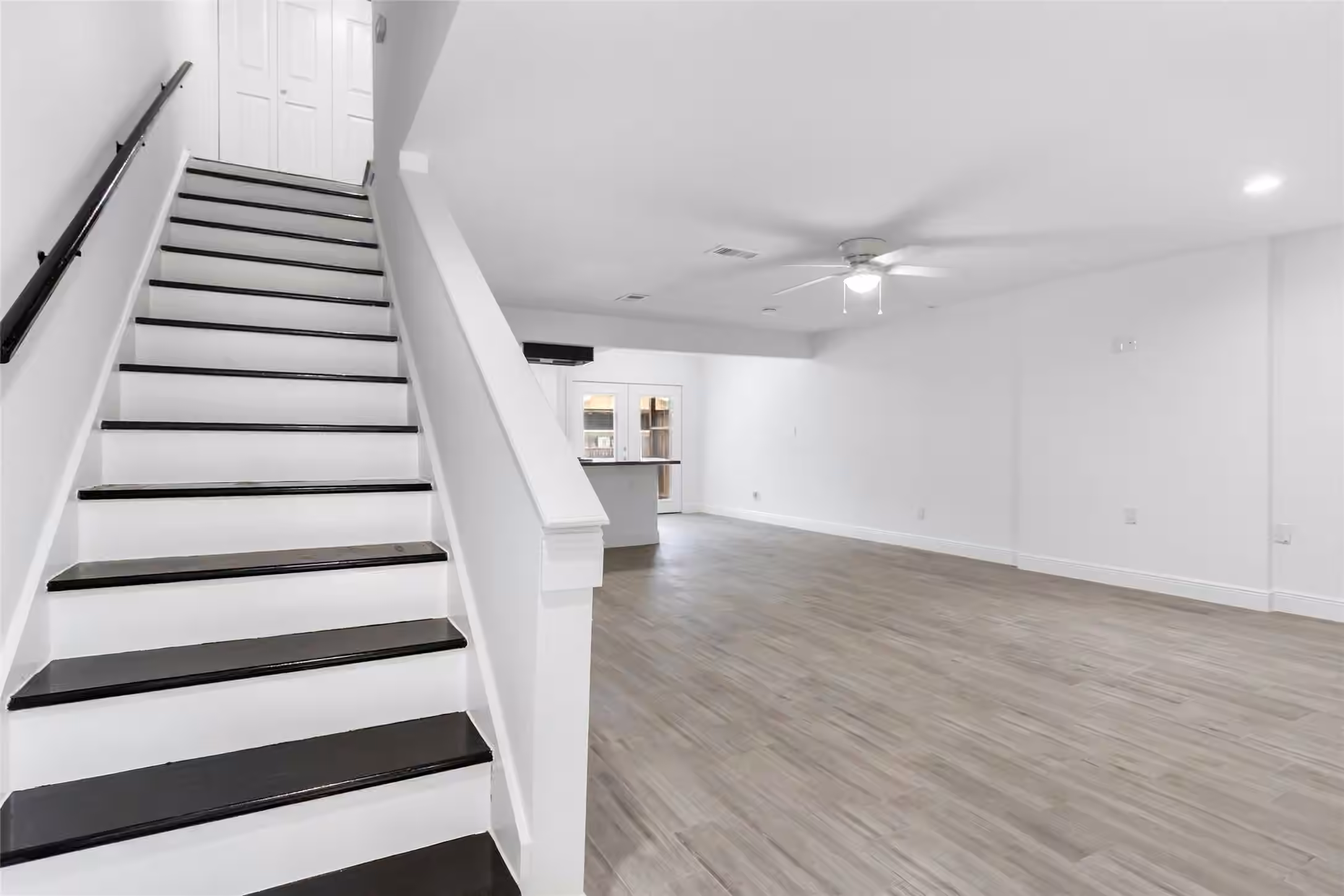 Photo 4 of 1011 Hamblen Road 205, Kingwood, TX