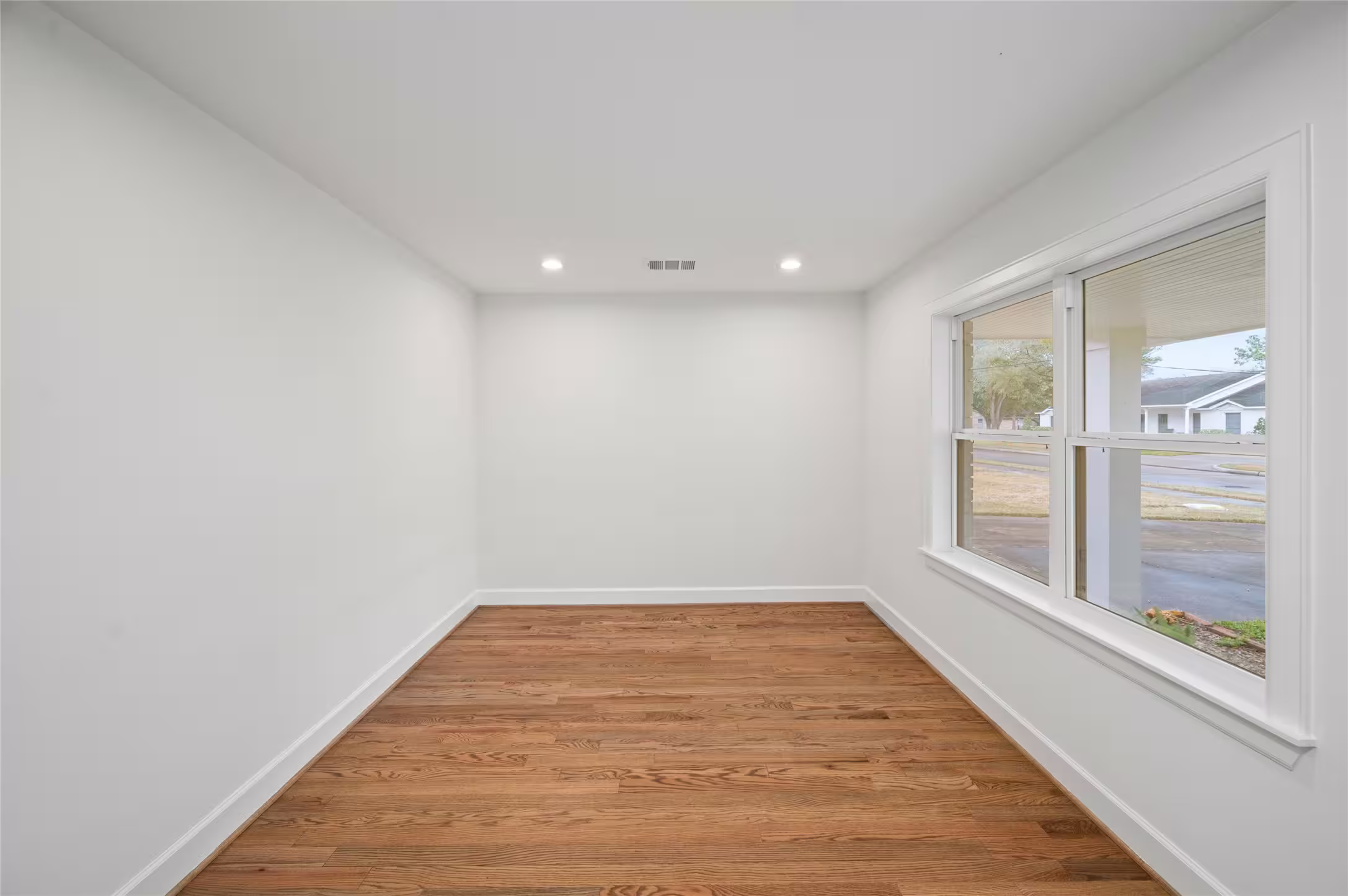 Photo 7 of 7727 Fairdale Lane, Houston, TX