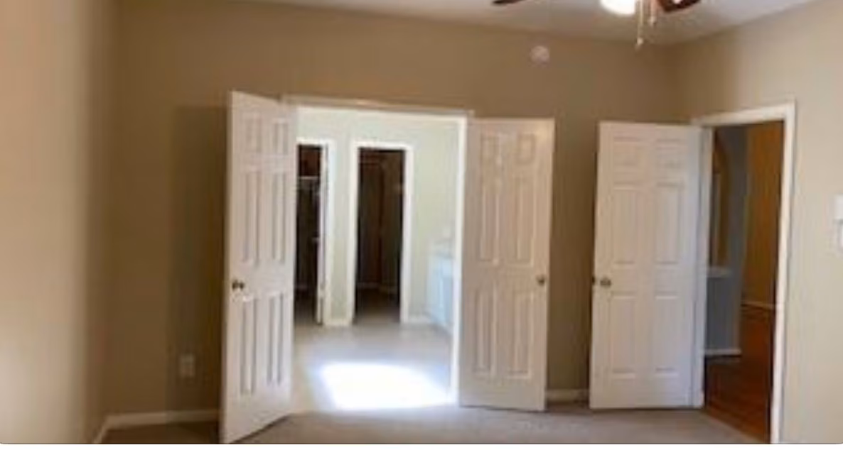 Photo 5 of 6430 Laurel Run, Houston, TX