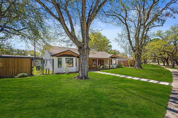 Photo 2 of 4907 Wigton Drive, Houston, TX