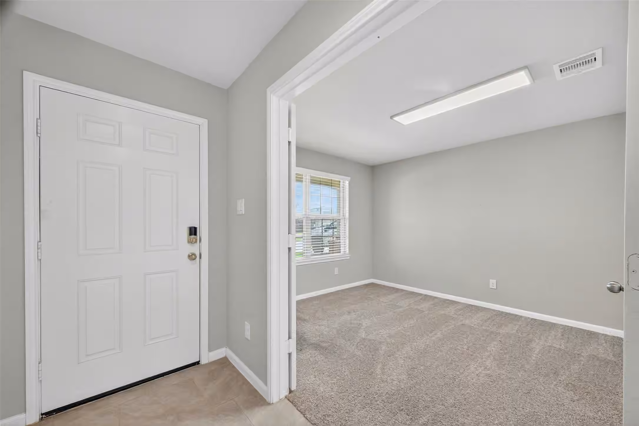 Photo 4 of 718 Harvest Bluff Drive, Rosharon, TX