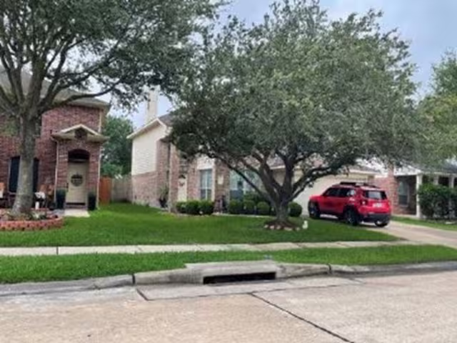 Photo 4 of 16202 Marcelia Drive, Houston, TX