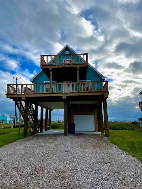 Photo 3 of 203 Sea Oats Drive, Surfside Beach, TX