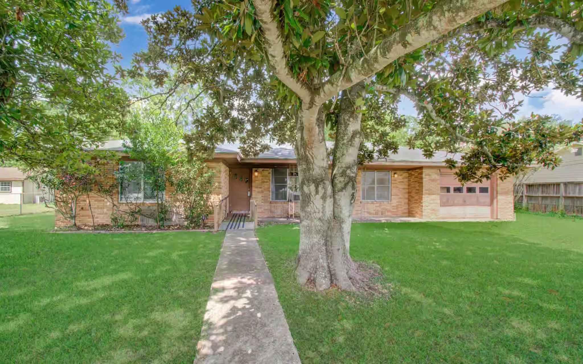 Photo 4 of 414 Forest Street, Columbus, TX