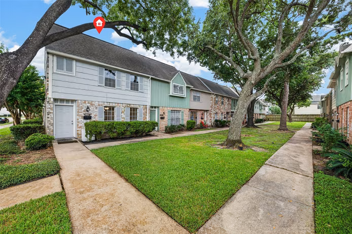 Photo 2 of 8101 Amelia Road 401D, Houston, TX