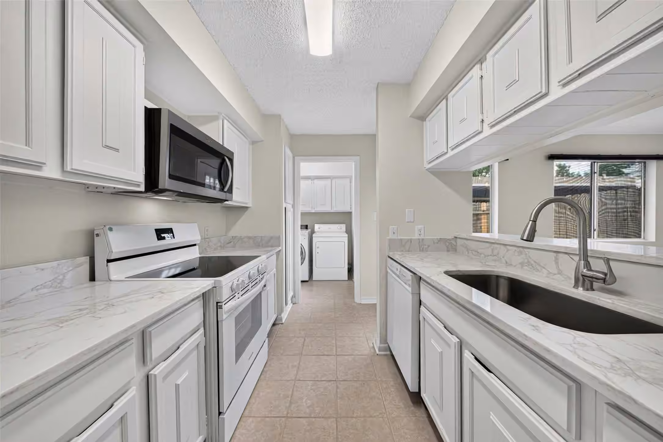 Photo 3 of 8101 Amelia Road 401D, Houston, TX