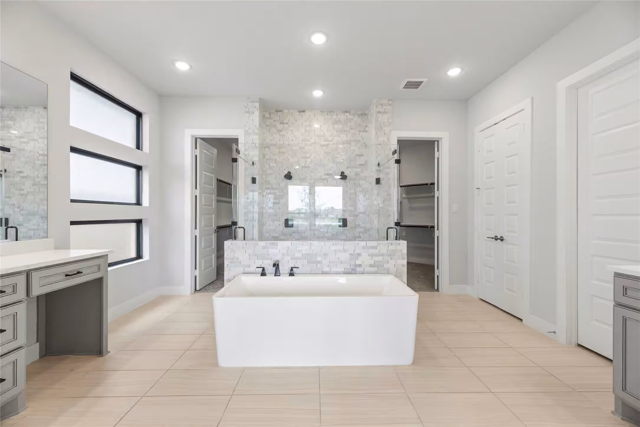 Photo 5 of 10314 Forest Lake Drive, Missouri City, TX