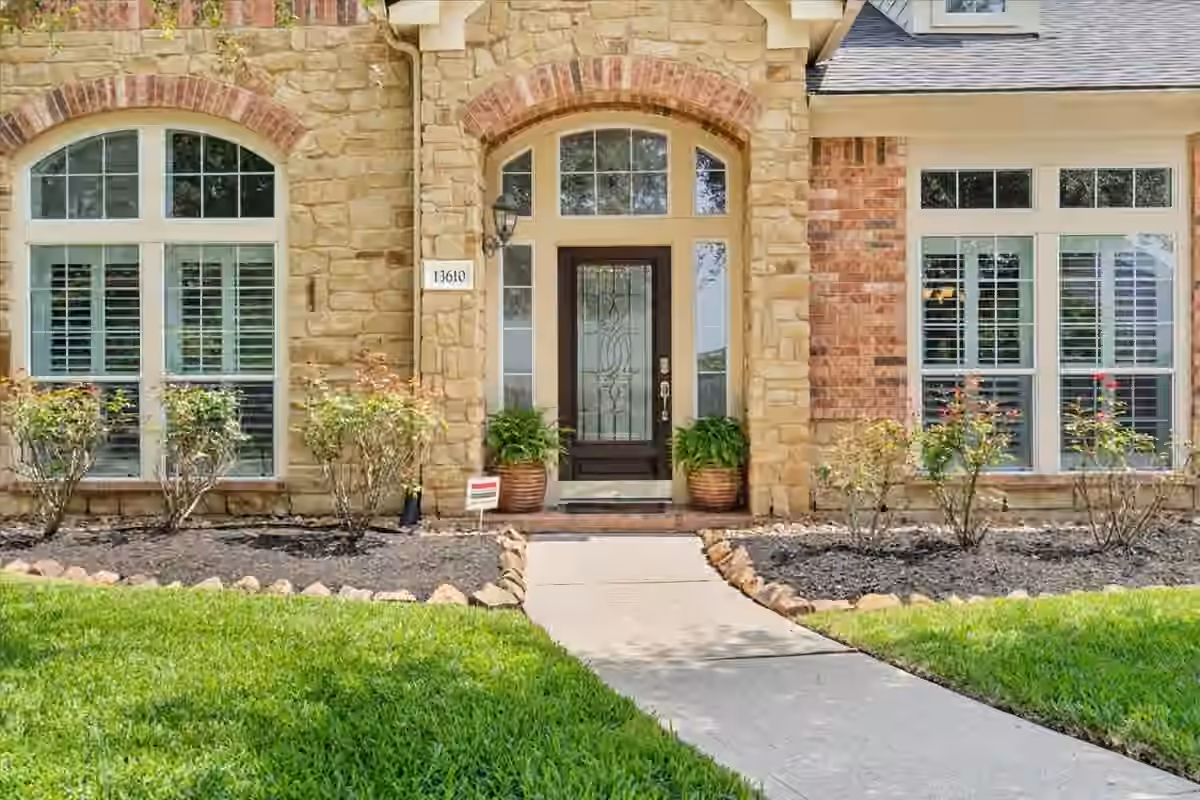Photo 2 of 13610 Hammond Hills Lane, Houston, TX