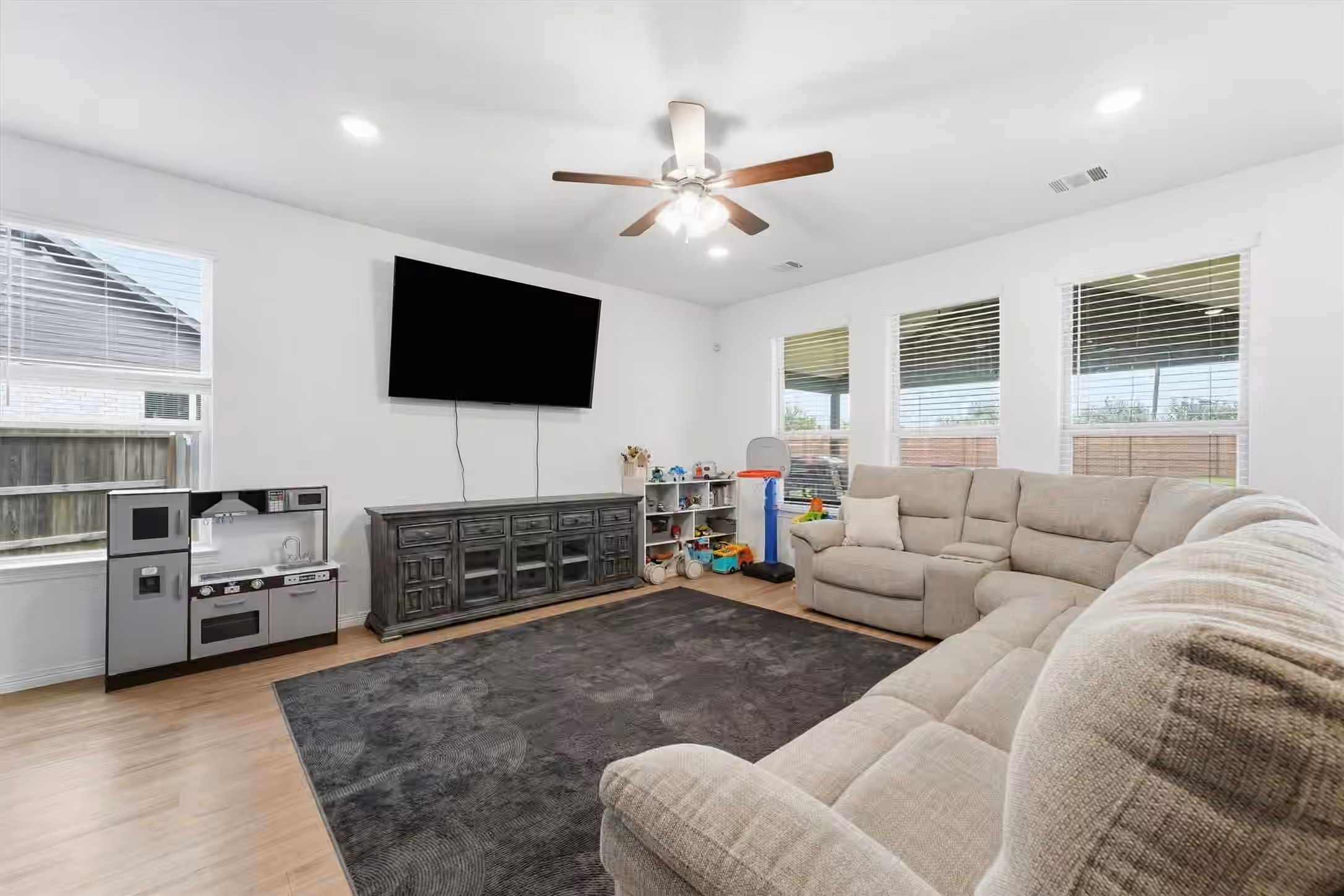Photo 7 of 132 Wedgewood Trace Lane, La Porte, TX