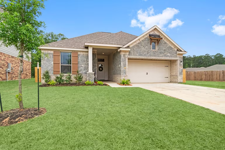 Photo 2 of 12259 N Chestnut Hills Drive, Conroe, TX