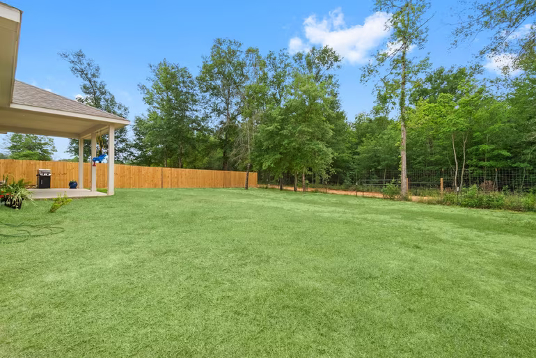 Photo 4 of 12259 N Chestnut Hills Drive, Conroe, TX