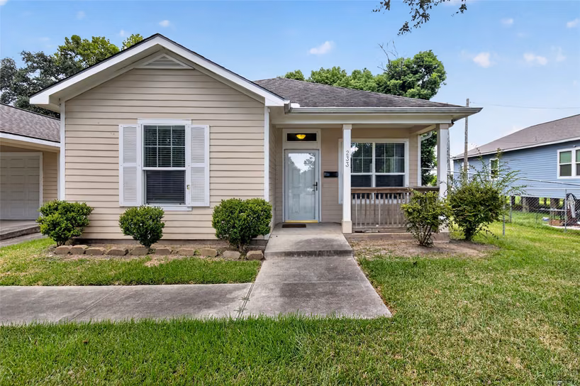 Photo 3 of 233 Beatrice Street, La Marque, TX
