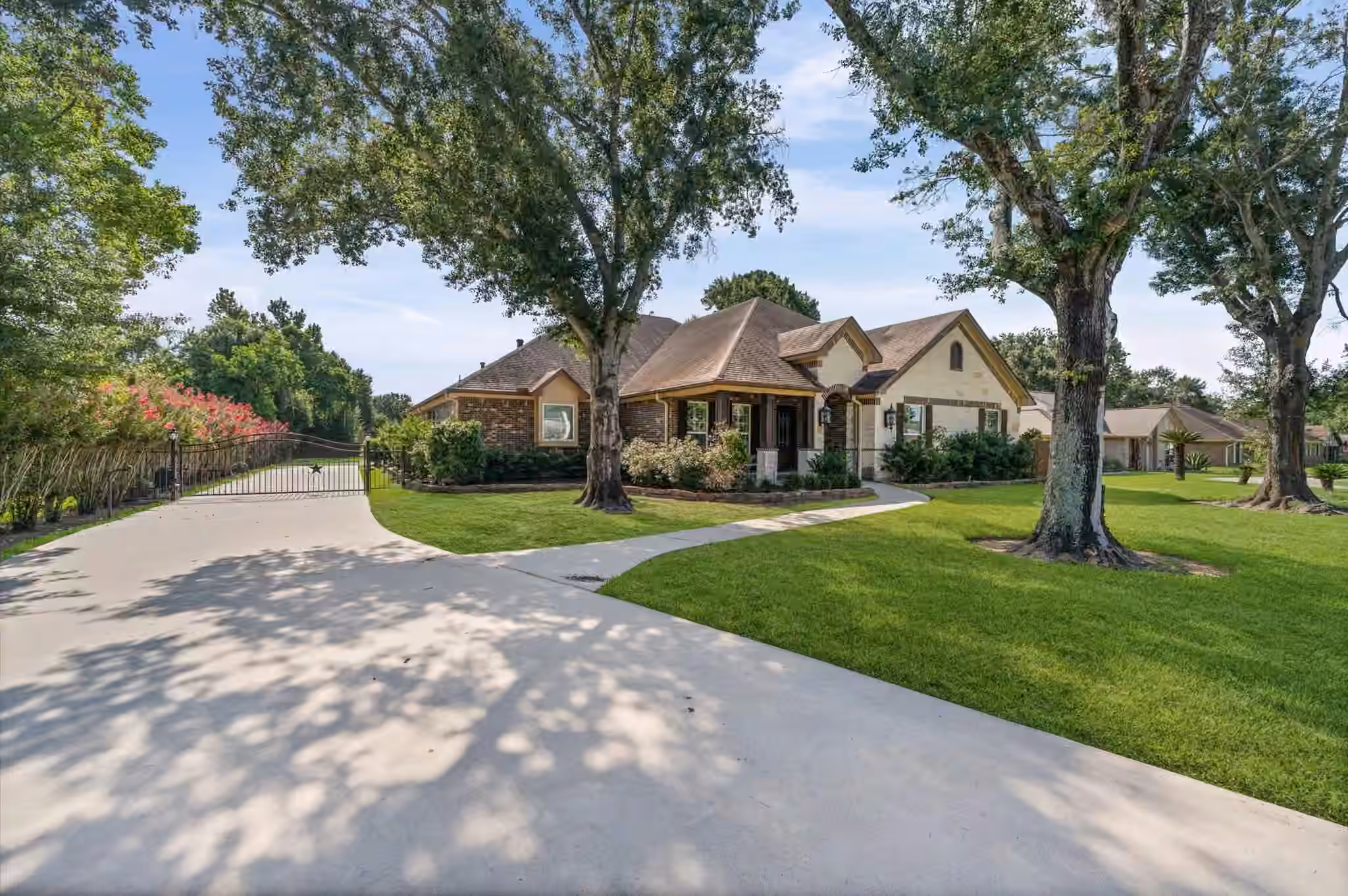 Photo 3 of 727 Baker Drive, Tomball, TX