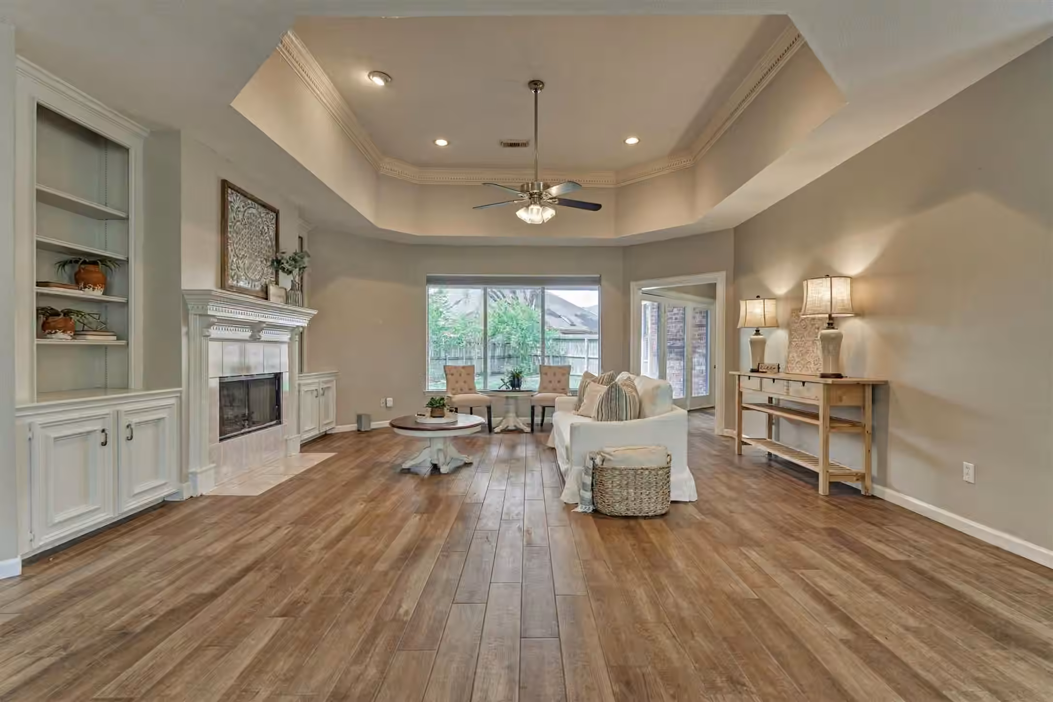 Photo 3 of 11603 Vailrun Drive, Houston, TX