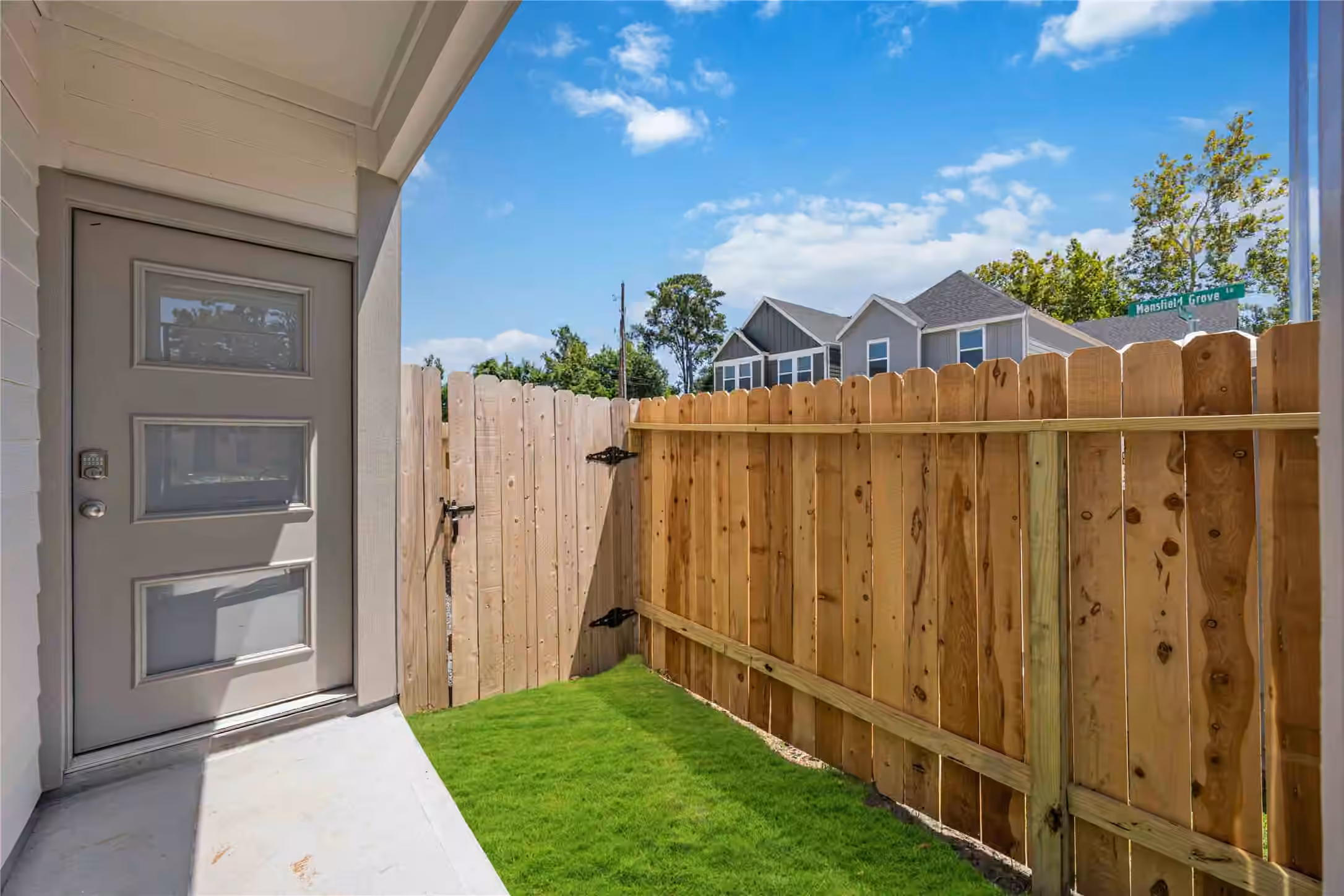 Photo 2 of 5816 Mansfield Creek Lane, Houston, TX