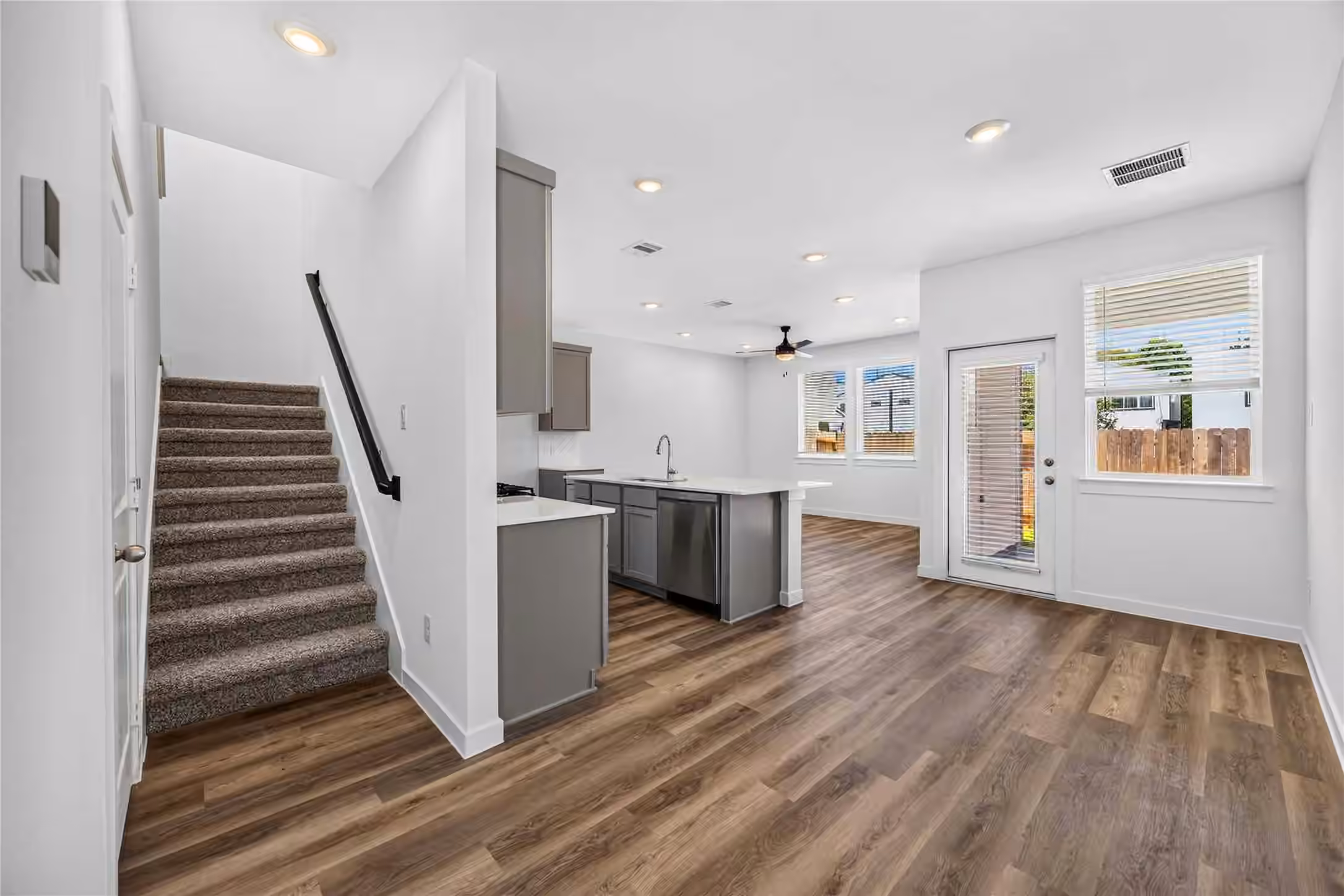 Photo 4 of 5816 Mansfield Creek Lane, Houston, TX