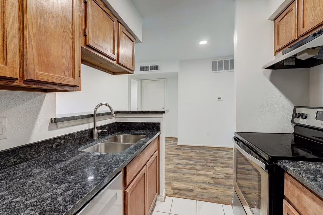 Photo 5 of 11201 Lynbrook Drive 3818, Houston, TX