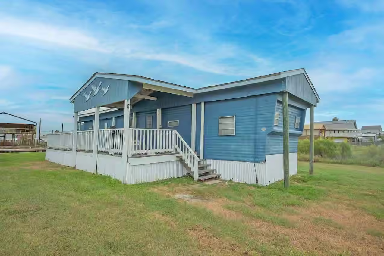 Photo of 201 Neptune, Sargent, TX