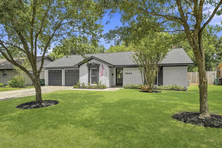 Photo of 9634 Meadowglen Lane, Houston, TX