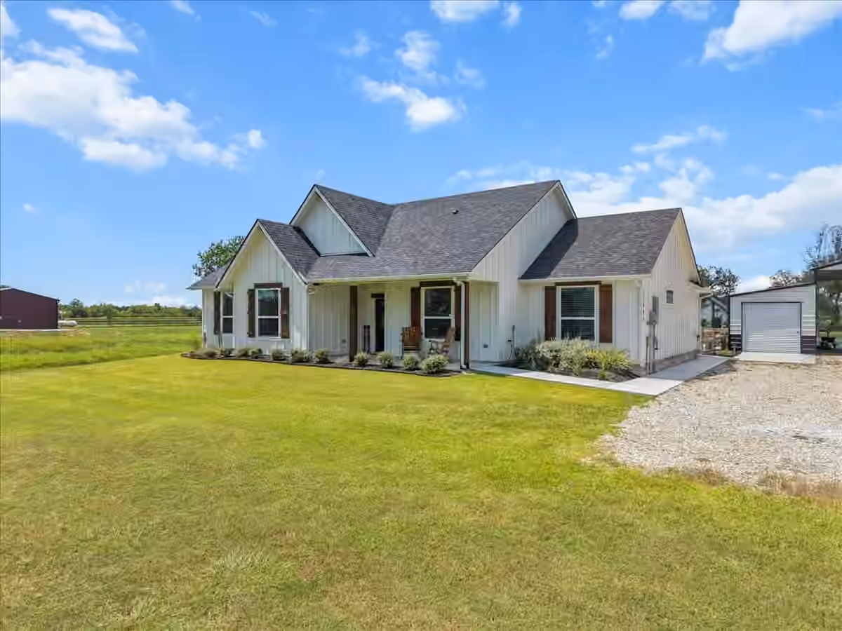 Photo 4 of 12806 Vacek Road, Santa Fe, TX