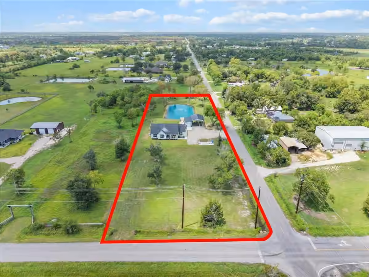 Photo 7 of 12806 Vacek Road, Santa Fe, TX
