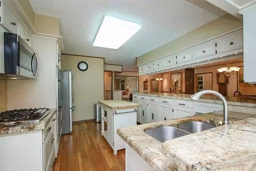 Photo 5 of 1907 Corral Drive, Houston, TX