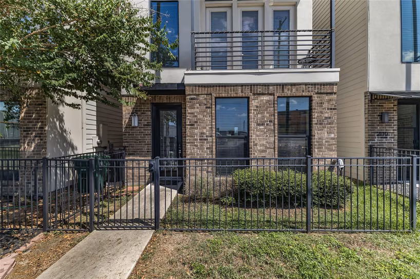 Photo of 2114 Sabine Street, Houston, TX 77007