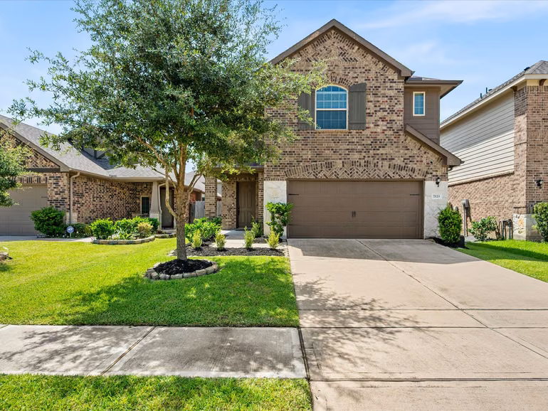 Photo 2 of 7123 Poppyseed Trail, Spring, TX
