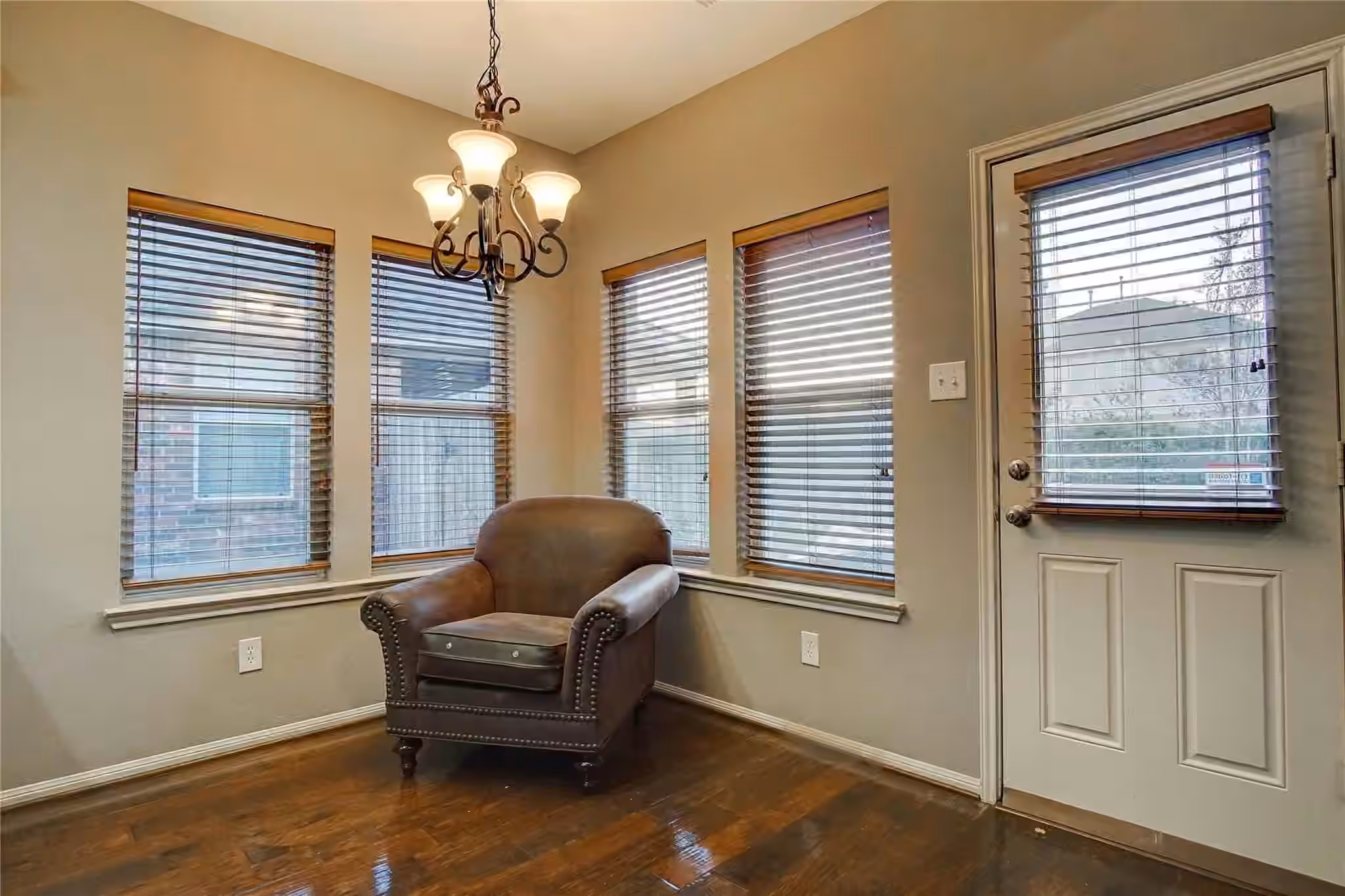 Photo 4 of 8303 Kerrington Glen Drive, Cypress, TX