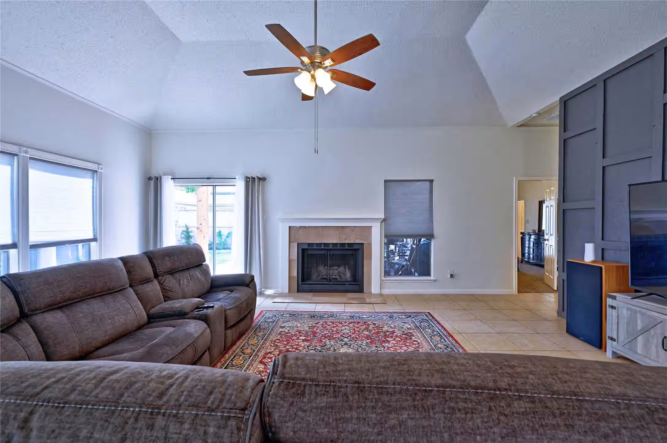 Photo 4 of 7407 Creekfield Drive, Spring, TX