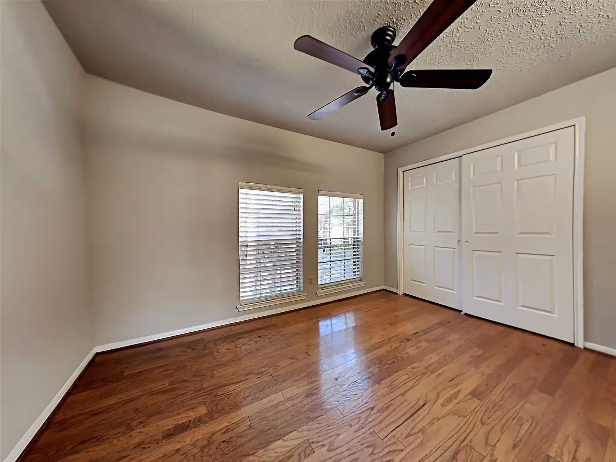 Photo 4 of 4703 Glasgow Drive, Missouri City, TX