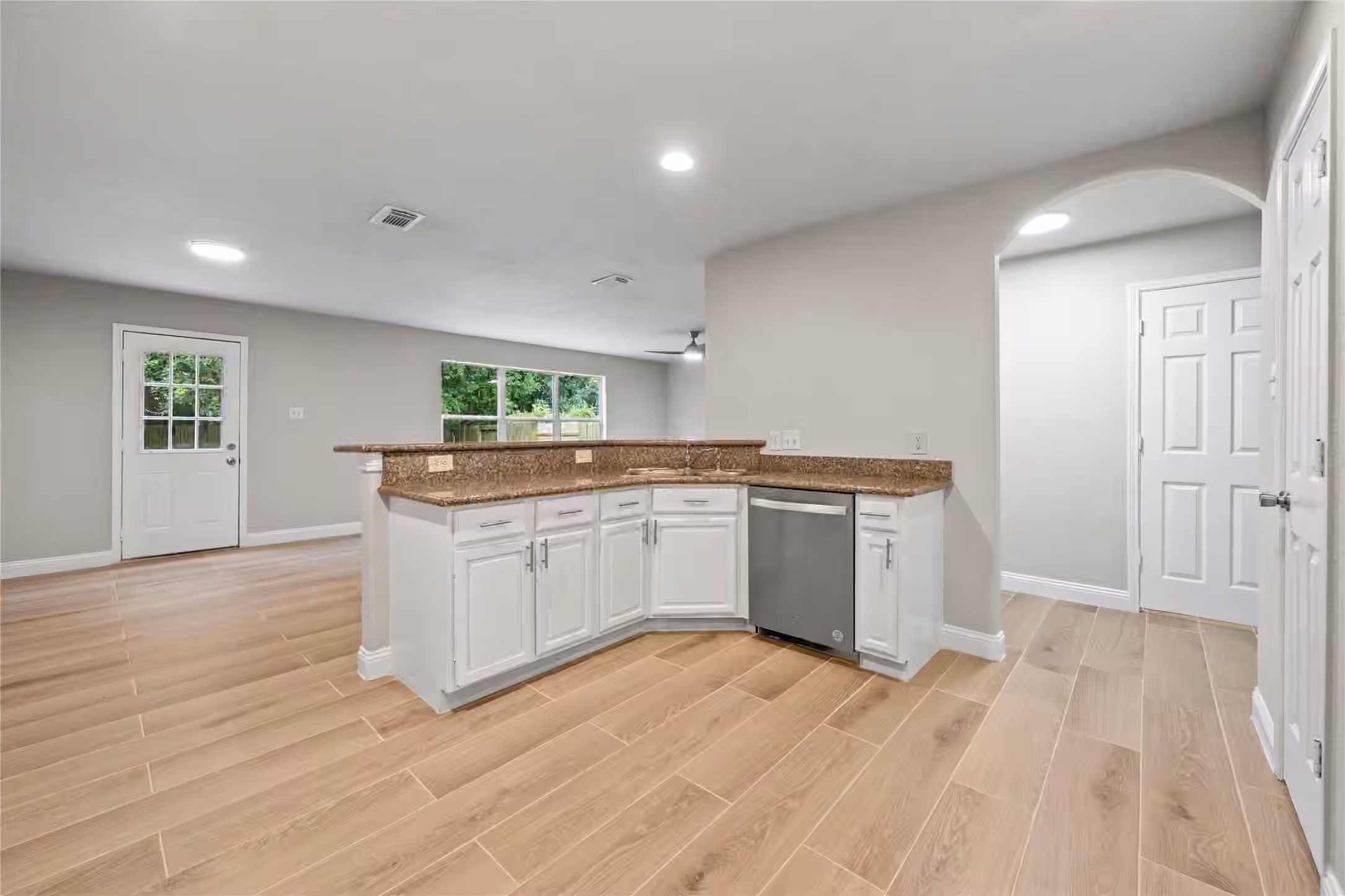Photo 5 of 20506 Kenswick Drive, Humble, TX