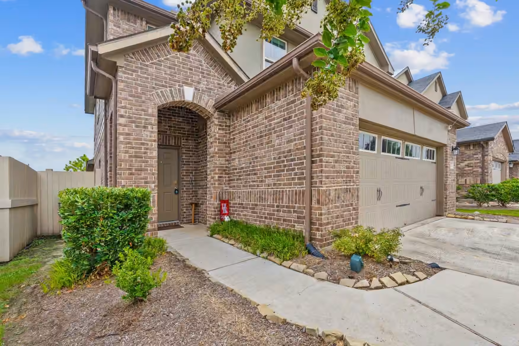 Photo 3 of 1412 Lake City Lane, Houston, TX