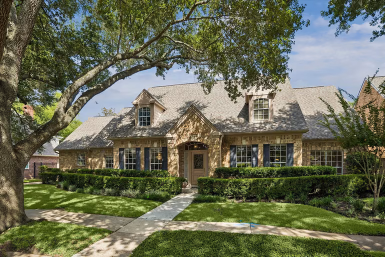 Photo of 1419 Camelot Place, Sugar Land, TX