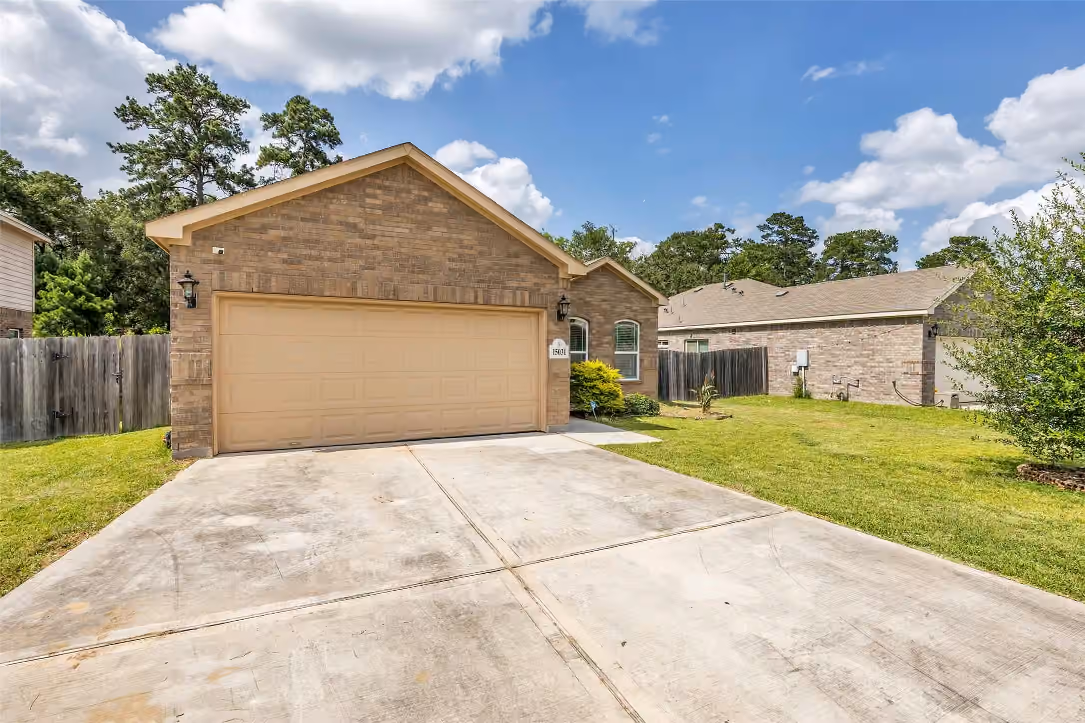 Photo 3 of 15031 Meadow Glen N, Conroe, TX