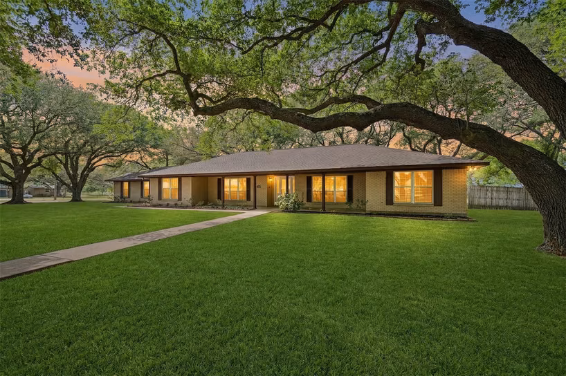 Photo of 13926 Fm 442 Road, Needville, TX 77461