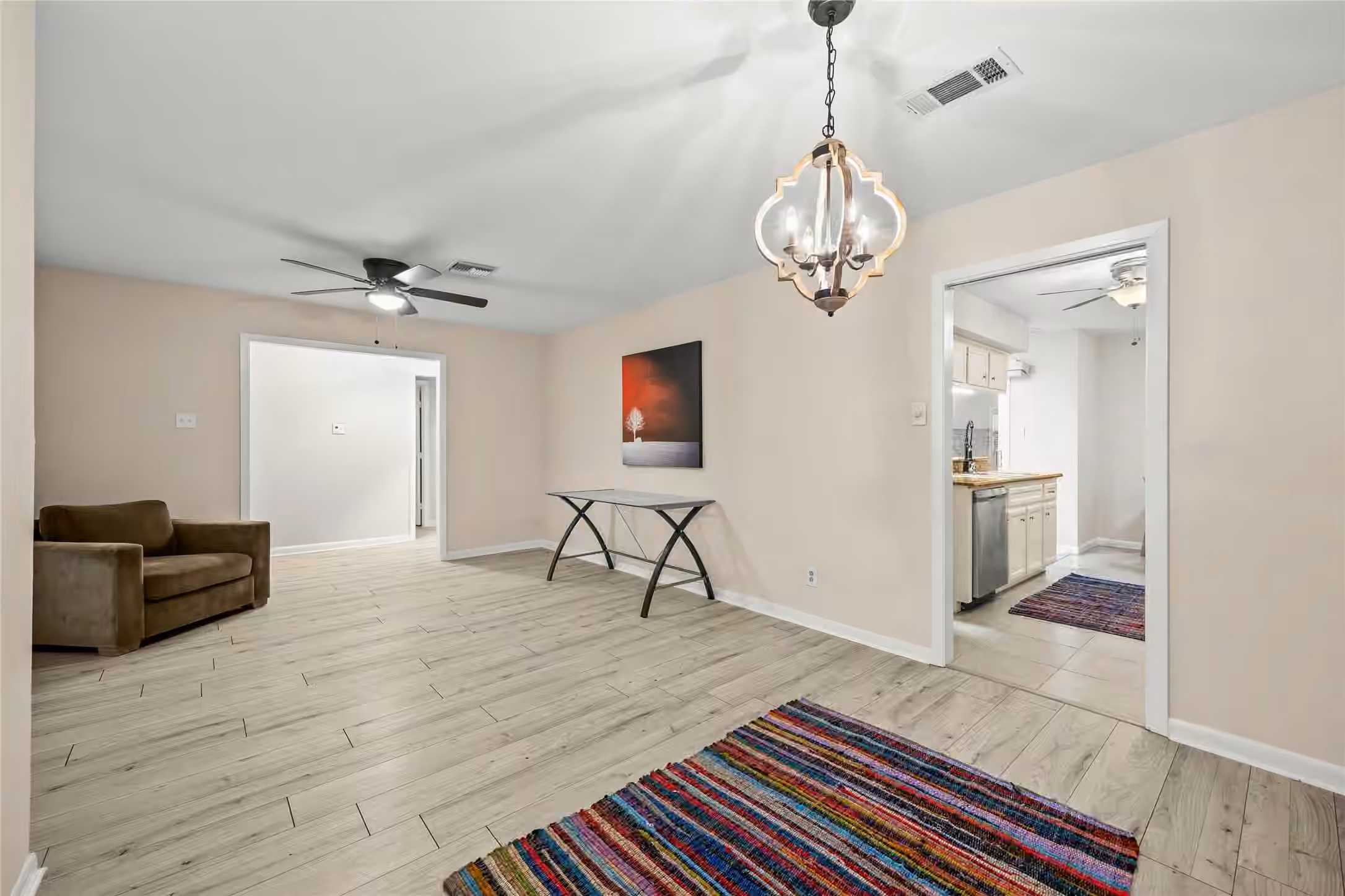 Photo 5 of 1607 Buescher Drive, Houston, TX