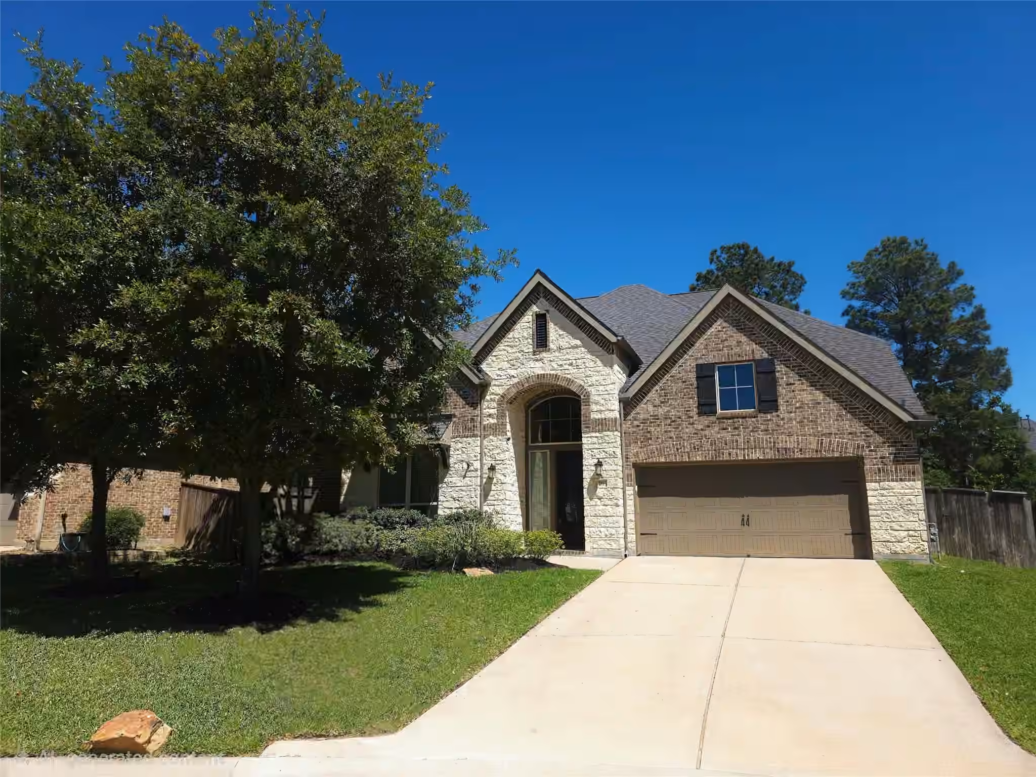 Photo 2 of 175 Wade Pointe Drive, Montgomery, TX
