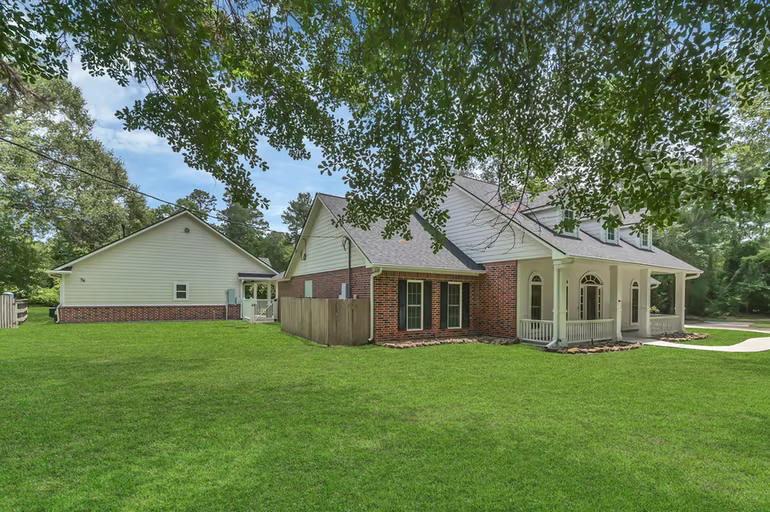 Photo 4 of 26320 Pin Oak Drive, Magnolia, TX
