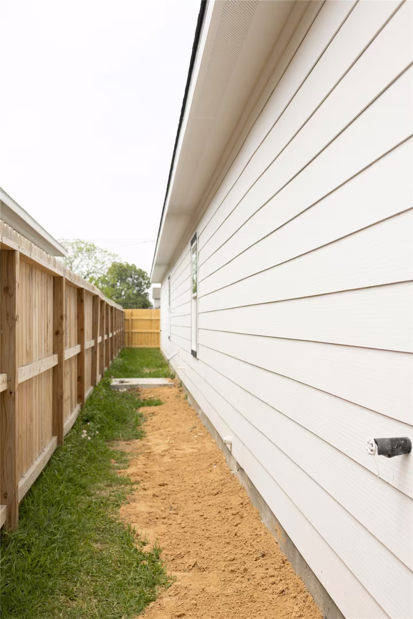 Photo 5 of 1300 Edison Avenue, Baytown, TX